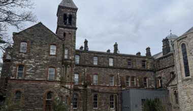 Abandoned Priest Retreat Belfast , definitely one of the most creepiest places we’ve ever explored had the strangest feeling to it 🥶🔦