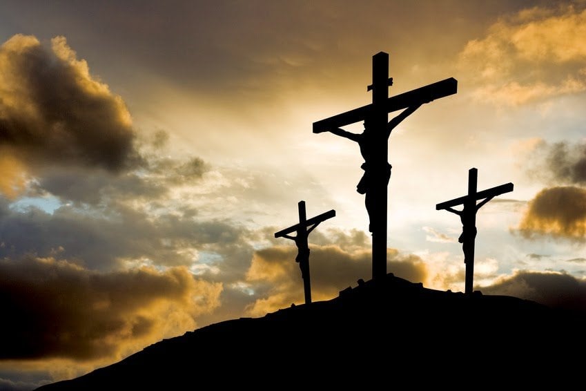 Mehrheit der Deutschen dankbar, dass Jesus für extralanges Wochenende gestorben ist