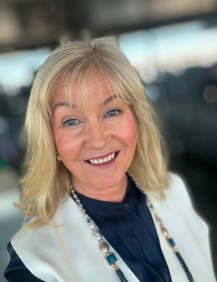 Headshot of Deirdre Giblin.