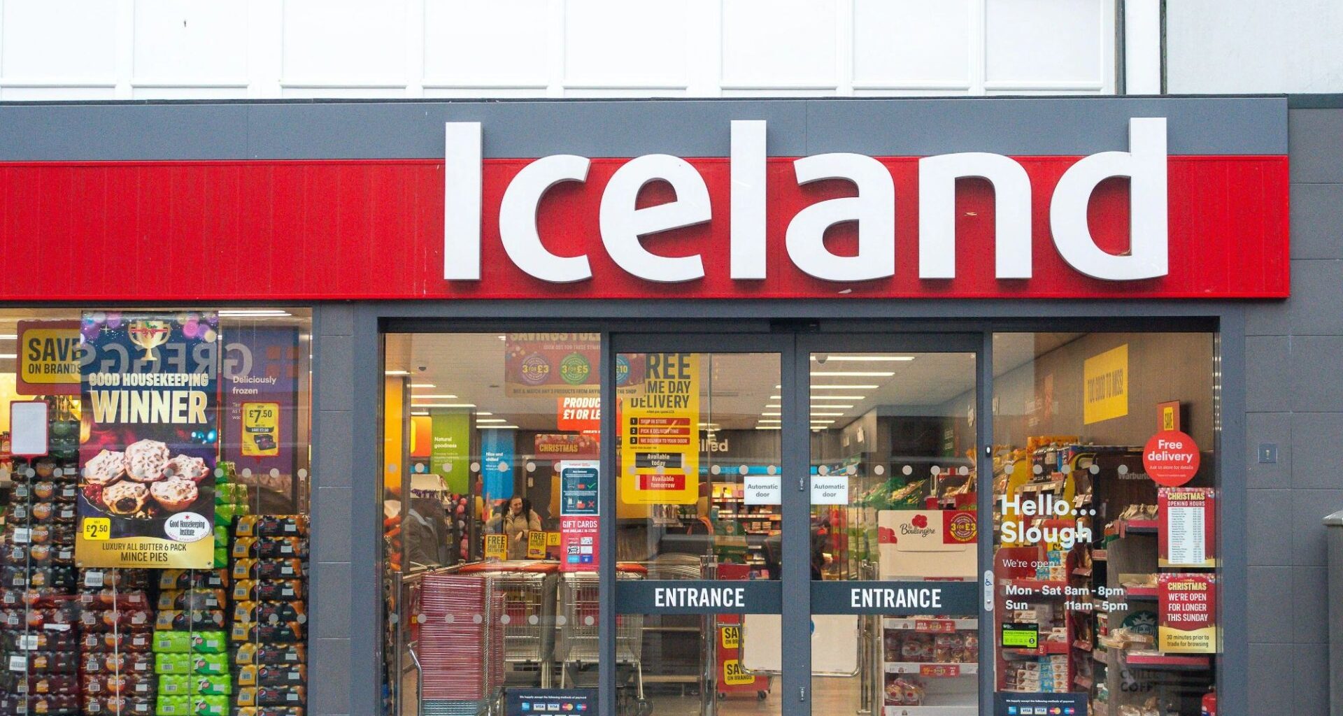 Bargain hunters clearing shelves of Iceland’s ‘plate-sized’ tasty treat - it’s only £2.50 & great for an Easter fry-up