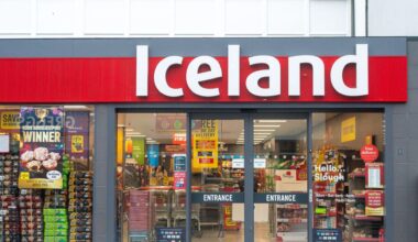 Bargain hunters clearing shelves of Iceland’s ‘plate-sized’ tasty treat - it’s only £2.50 & great for an Easter fry-up