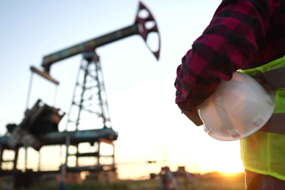 Crude oil prices climb above $67 on U.S.-China trade uncertainty
