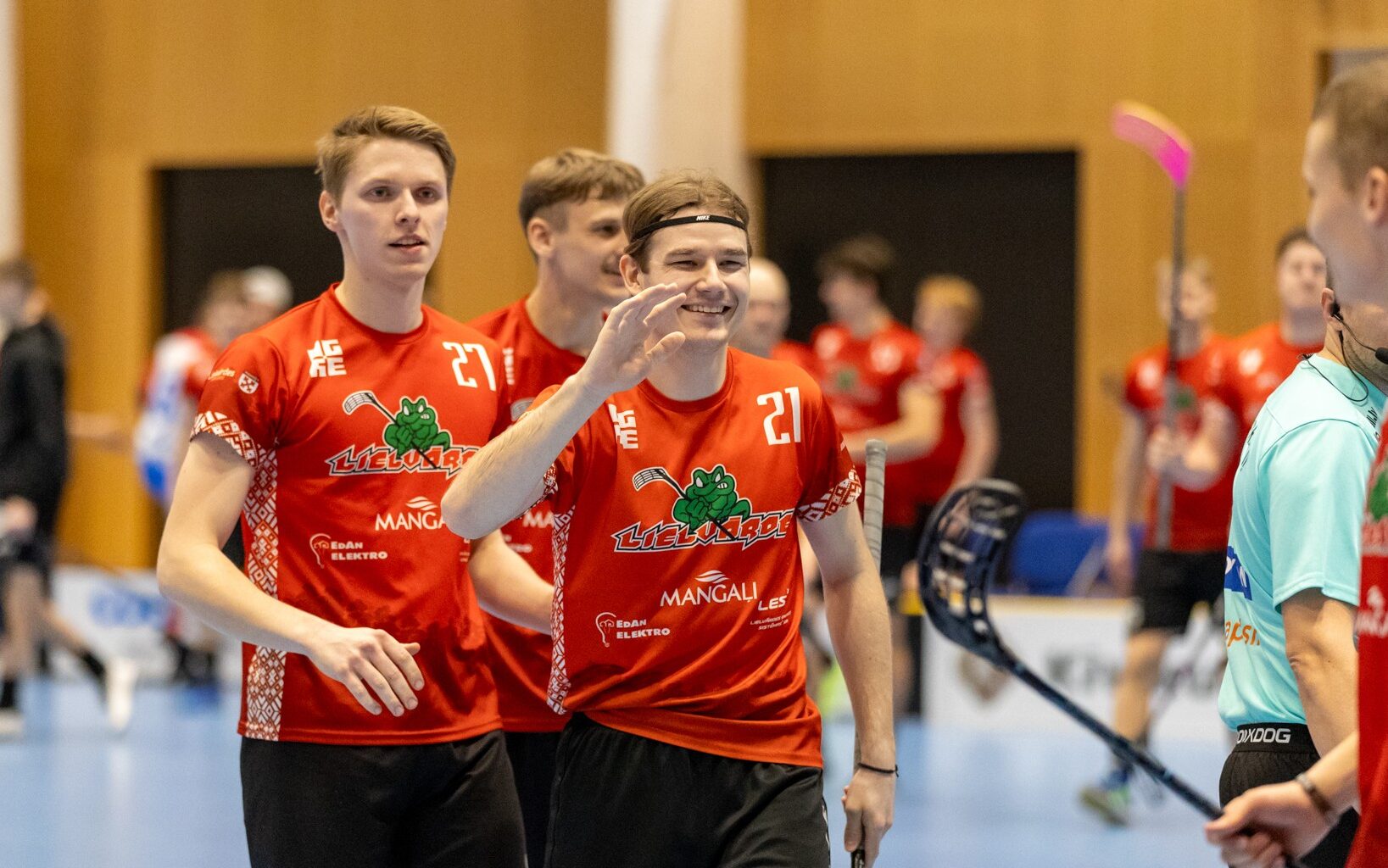 Latvijas Florbola savienība » LV » 1993/1994 » Jaunumi » "Lielvārde/Fat Pipe" rezultatīvā cīņā pieveic jogeviešus un spēlēs finālā