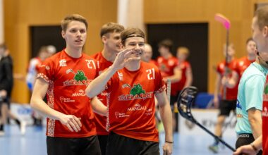 Latvijas Florbola savienība » LV » 1993/1994 » Jaunumi » "Lielvārde/Fat Pipe" rezultatīvā cīņā pieveic jogeviešus un spēlēs finālā
