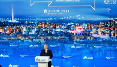 Der russische Präsident Wladimir Putin spricht auf dem Internationalen Arktisforum in Murmansk.
