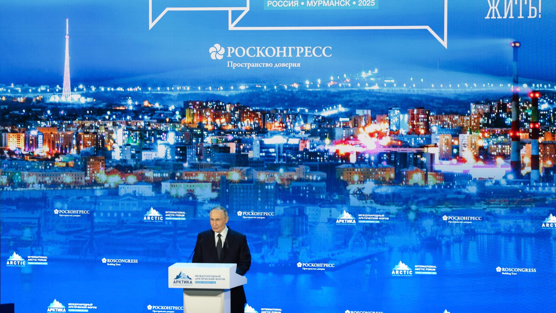 Der russische Präsident Wladimir Putin spricht auf dem Internationalen Arktisforum in Murmansk.
