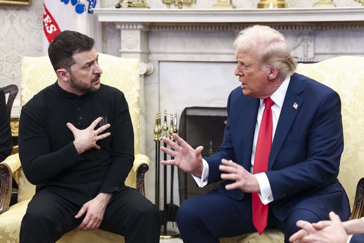 ASV prezidents Donalds Tramps un Ukrainas prezidents Volodimirs Zelenskis tikšanās laikā 28. februār...