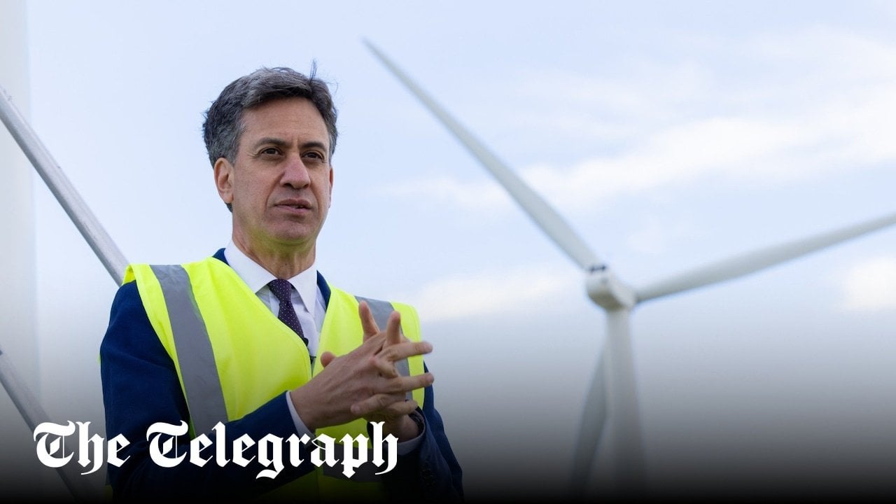 Miliband to strip councils of powers to block 800ft wind turbines