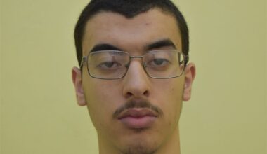 Manchester Arena bomb plotter ‘attacks three prison guards with hot cooking oil’