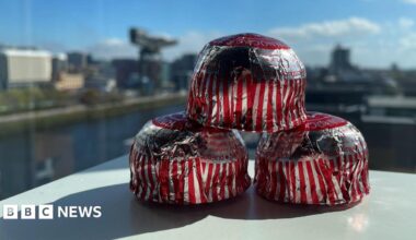 RAF ban on 'exploding' Tunnock's teacakes lifted