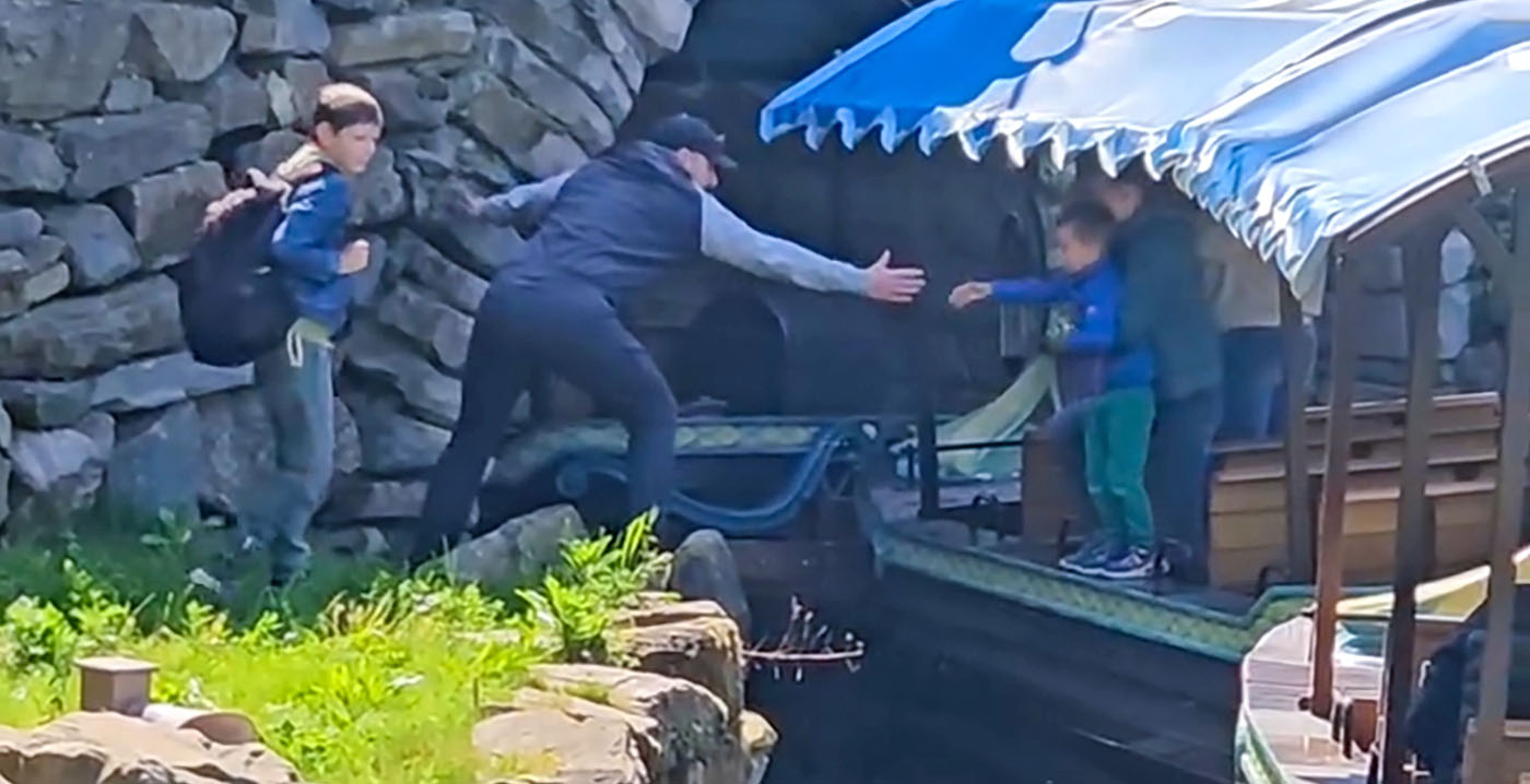 Video: bezoekers Toverland stappen op eigen houtje uit attractie