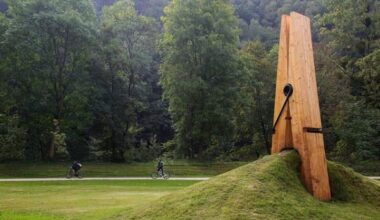 Dutch attempt to have mountains