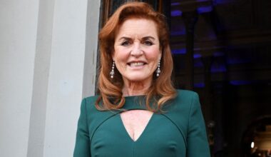 Sarah Ferguson Unveils New Pics with Her Daughters