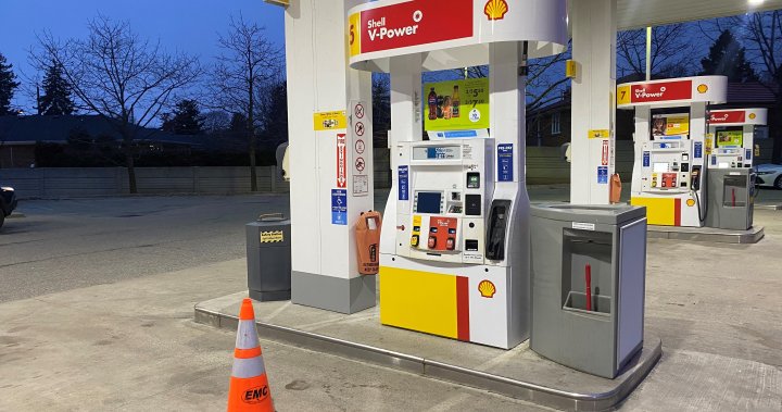 Vehicle drives off from Toronto gas station with nozzle still attached critically injuring man - Toronto