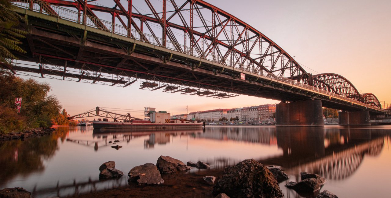 UNESCO advises restoring, not replacing, historic Prague railway bridge