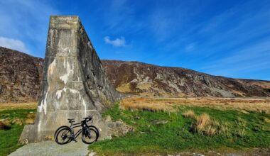 Eigiau part of the wall that failed back in 1925 sending a flood of water into the village. And Coedty dam when it was overflowing