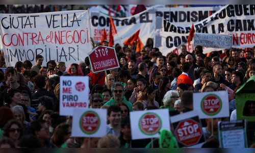 Spain housing crisis: Thousands rally across 40 cities against tourist homes