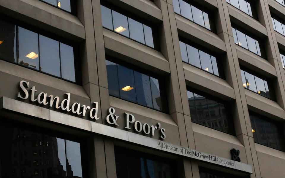 S&P: Greece upgraded to ‘BBB’ on ‘unwavering fiscal discipline’