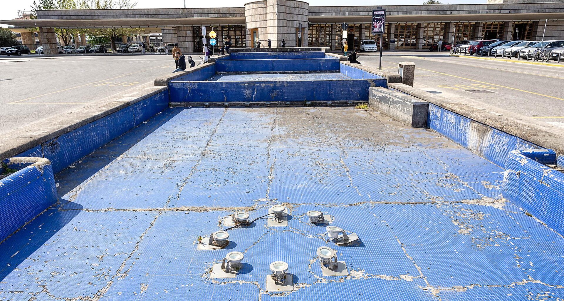 lavori Rfi in piazza Italia, ci siamo. Rinasce la fontana del Mazzoni