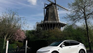 Tesla Model Y & Model 3 still kings of Europe BEVs in March: JATO