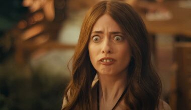 The White Lotus' Aimee Lou Wood Reveals How SNL's Sarah Sherman Apologized for 'Mean & Unfunny' Portrayal