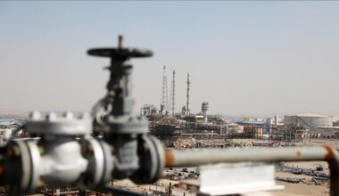Syrian government plans to take control of oil fields east of Euphrates