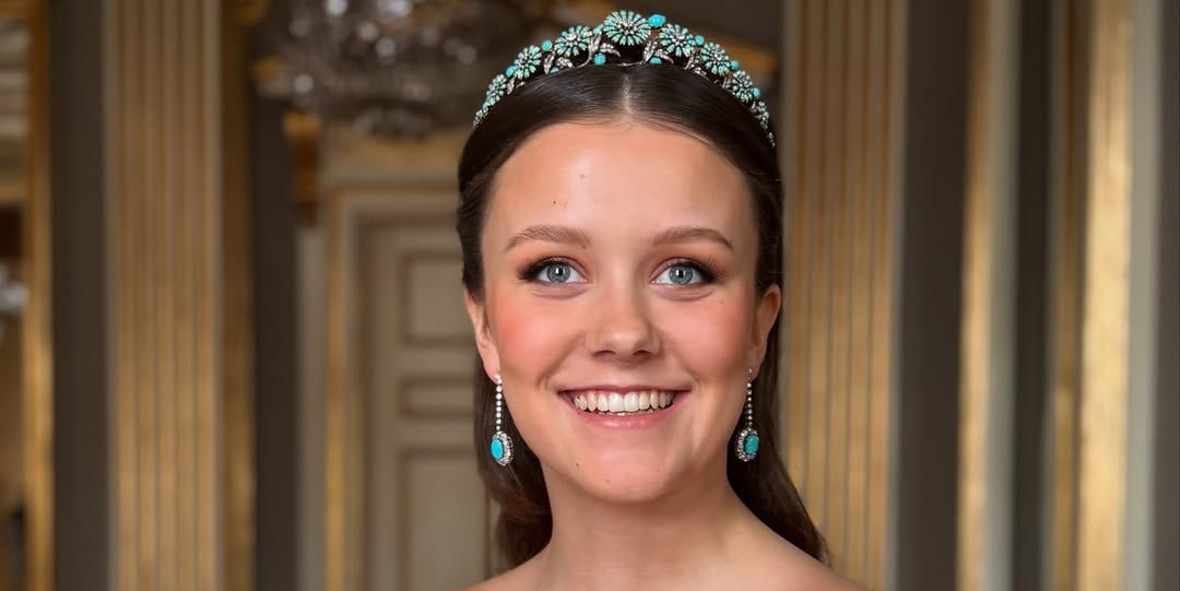 Denmark's Teen Princess Isabella Took Royal Portrait Holding Her Phone