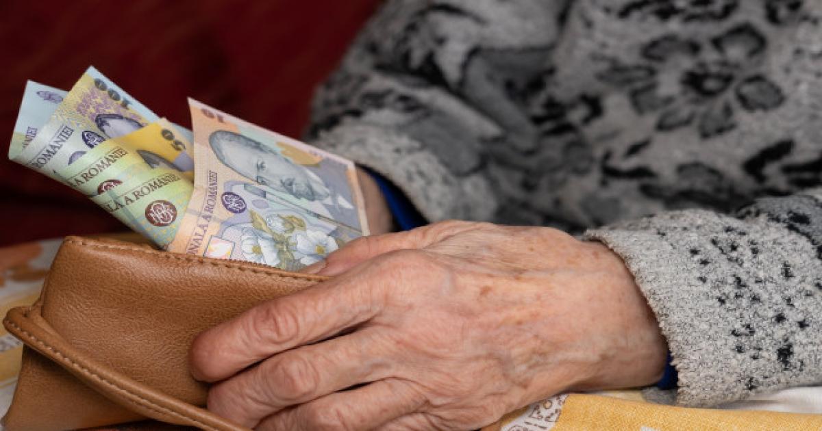 Când intră pensiile pe card în aprilie 2025