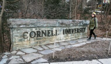 Trump officials halt $1 billion in funding for Cornell, $790 million for Northwestern : NPR