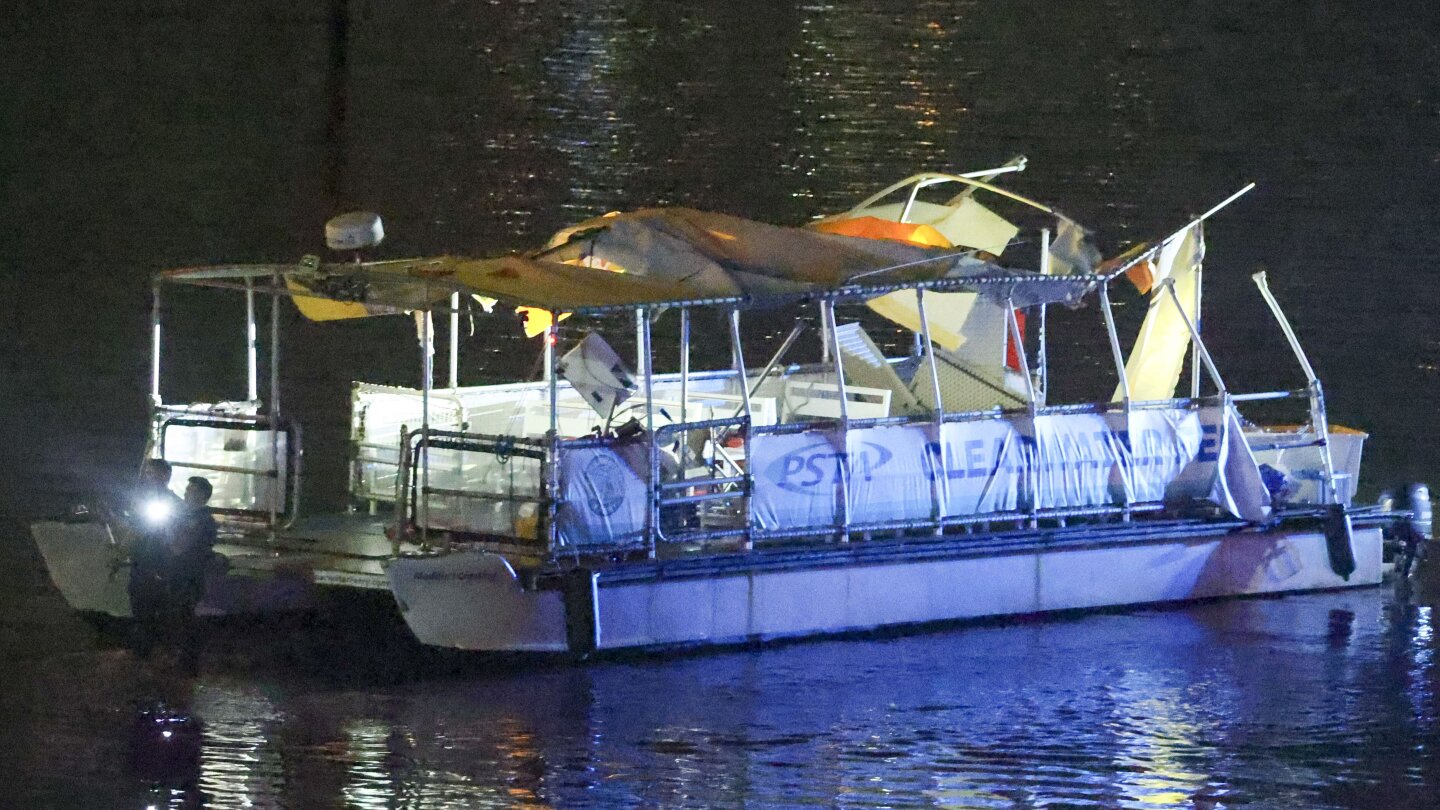 At least 1 dead after boat crashes into ferry off Clearwater bridge
