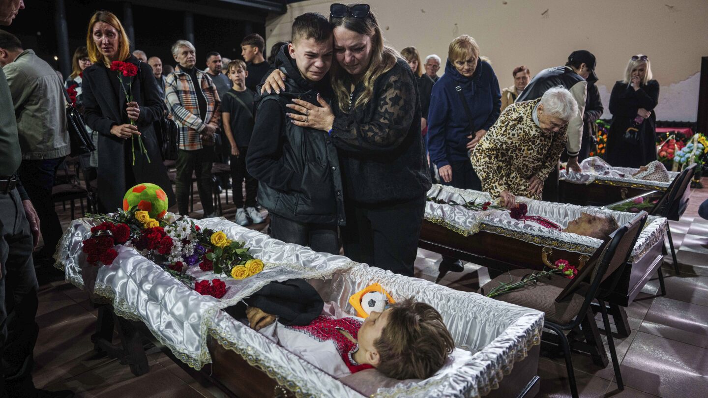 Russian strikes on Ukraine's Kherson kill 1 person and wound 9