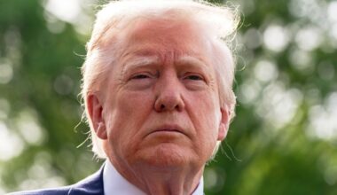 Judge blocks Trump order on federal employee unions