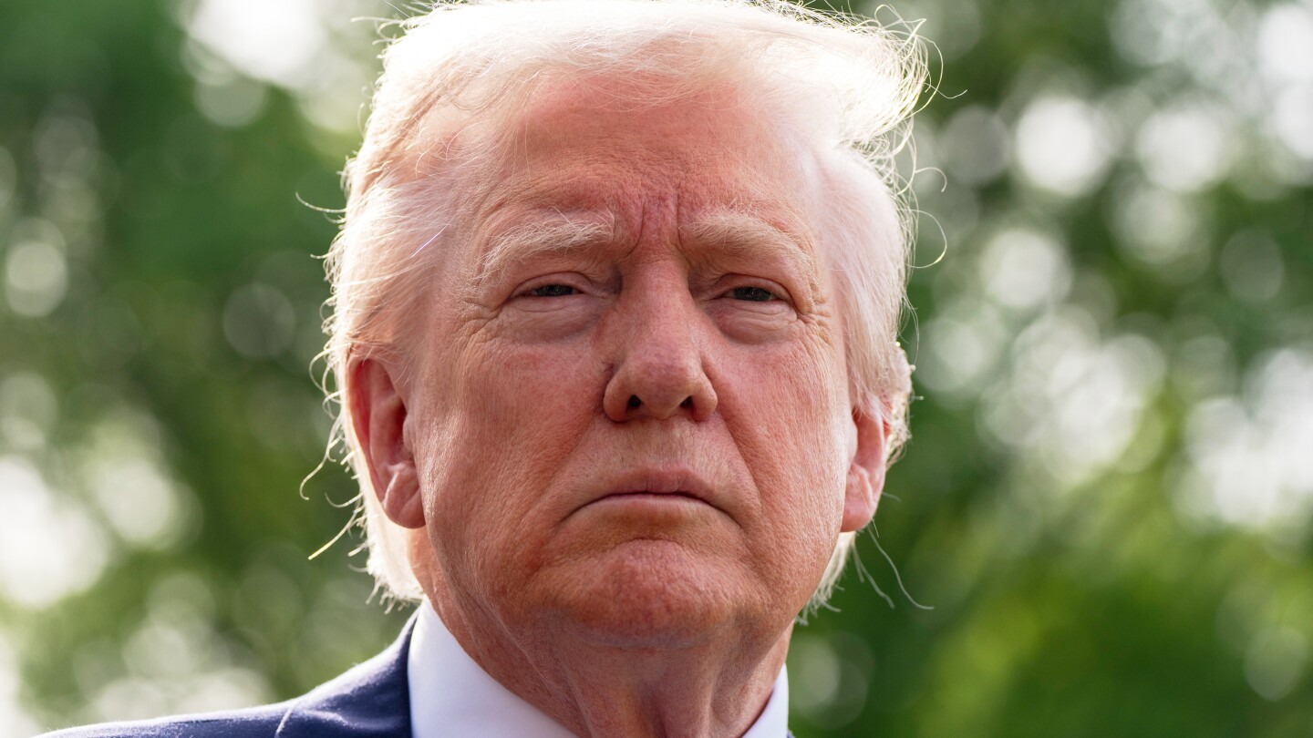 Judge blocks Trump order on federal employee unions
