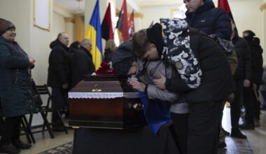 Russia and Ukraine accuse each other of failing to pause strikes after US envoy leaves Moscow