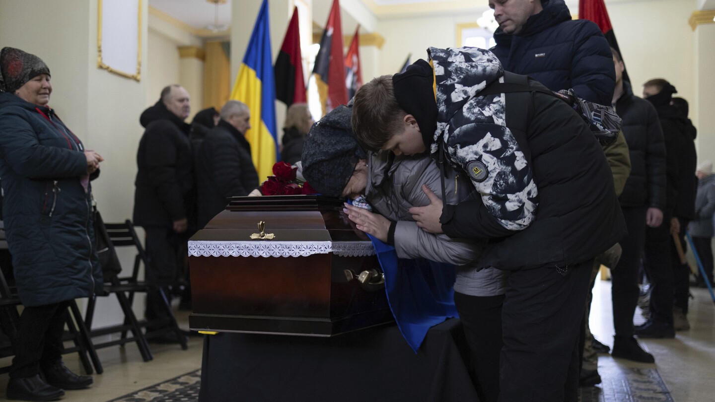 Russia and Ukraine accuse each other of failing to pause strikes after US envoy leaves Moscow