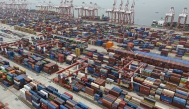 U.S. economy shrinks 0.3% in first quarter as Trump trade wars disrupt businesses