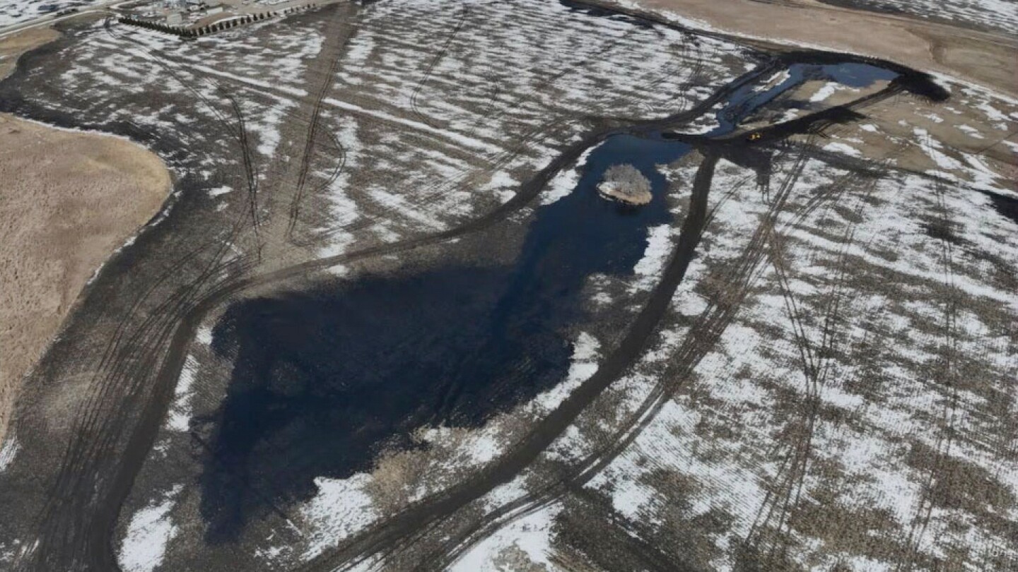 Keystone Pipeline restarted after oil spill in rural North Dakota