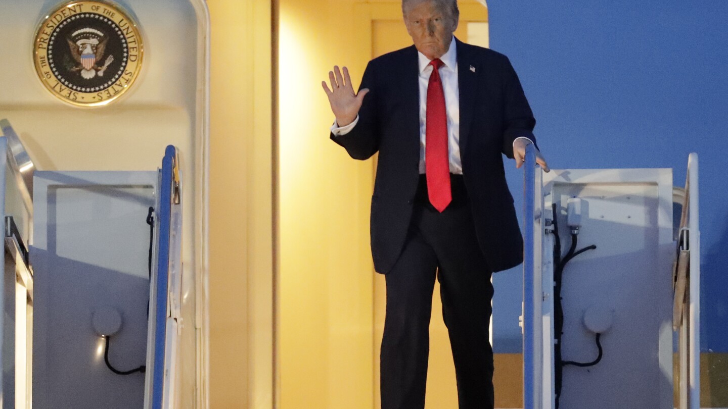 Trump welcomes Kid Rock to White House for order targeting ticket scalpers