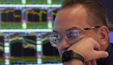 Trump tariffs: Dow drops 1,300 after China retaliates
