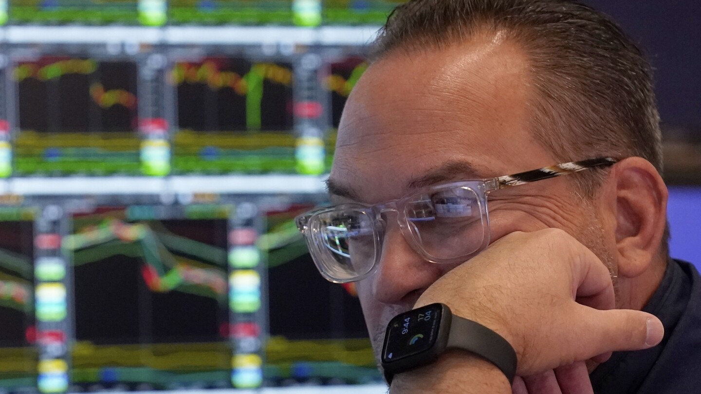 Trump tariffs: Dow drops 1,300 after China retaliates