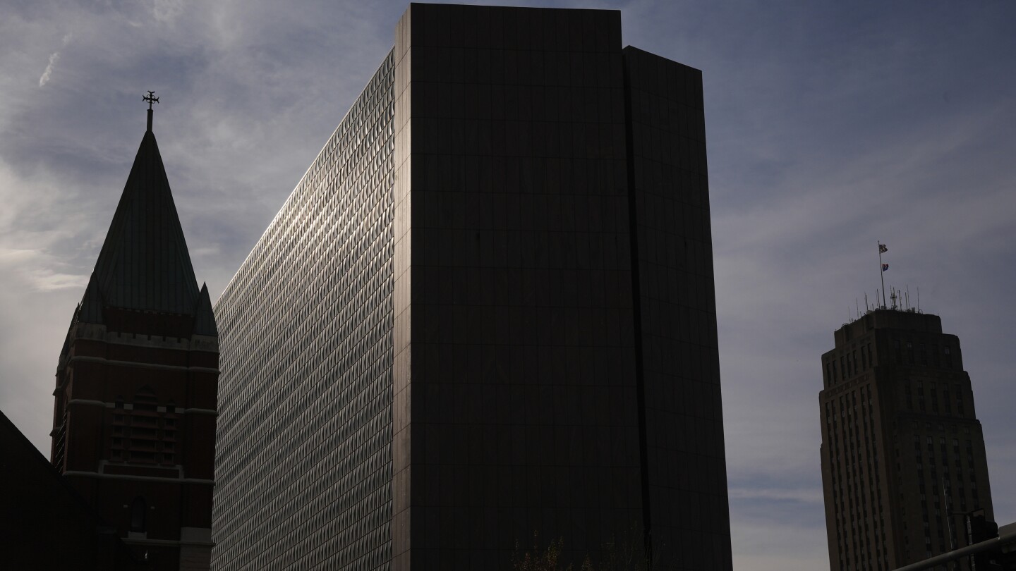 DOGE's cuts tear through Kansas City, Missouri, a federal worker hub