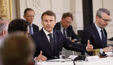 Droits de douane américains : Emmanuel Macron dénonce une décision « infondée » de Donald Trump et appelle à une suspension des investissements aux Etats-Unis