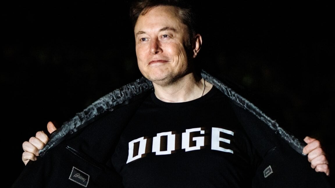 Government IT whistleblower calls out DOGE, says he was threatened at home