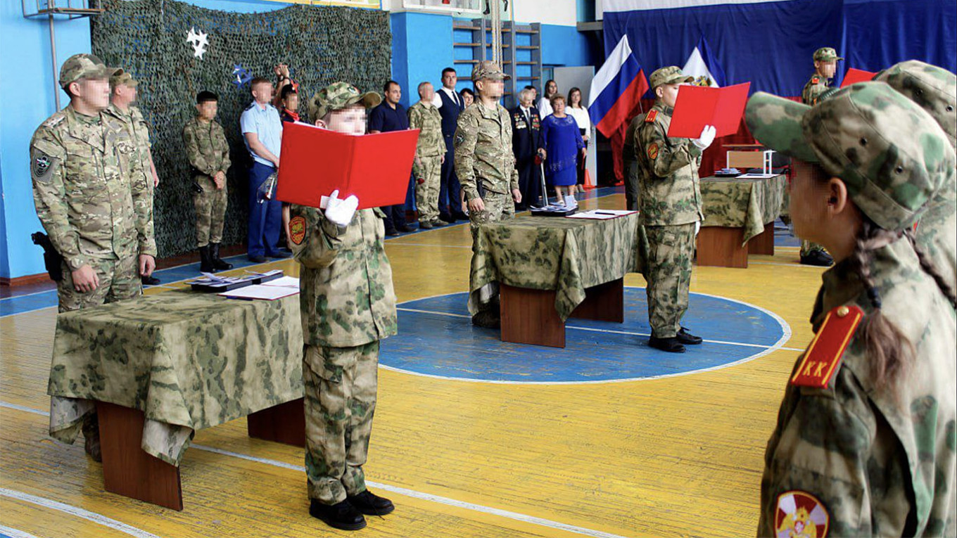 
					A cadet class at School No. 2 in Syvash, Kherson region.					 					khogov.ru				