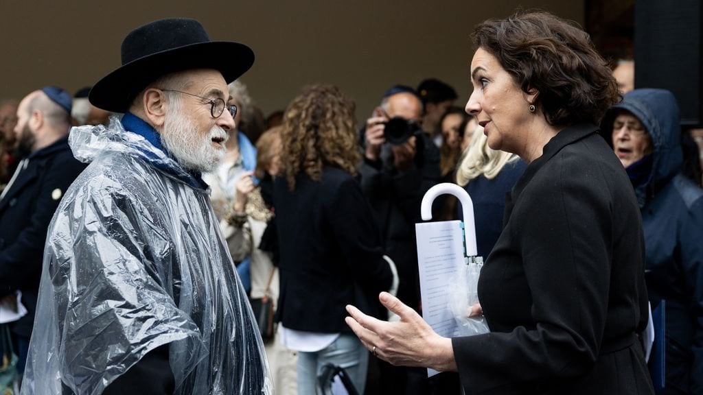 Burgemeester Halsema biedt excuses aan voor rol Amsterdam bij Jodenvervolging