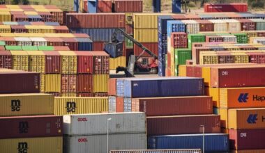 Guerre des tarifs douaniers : l'UE devrait frapper durement les services numériques et financiers américains (expert)
