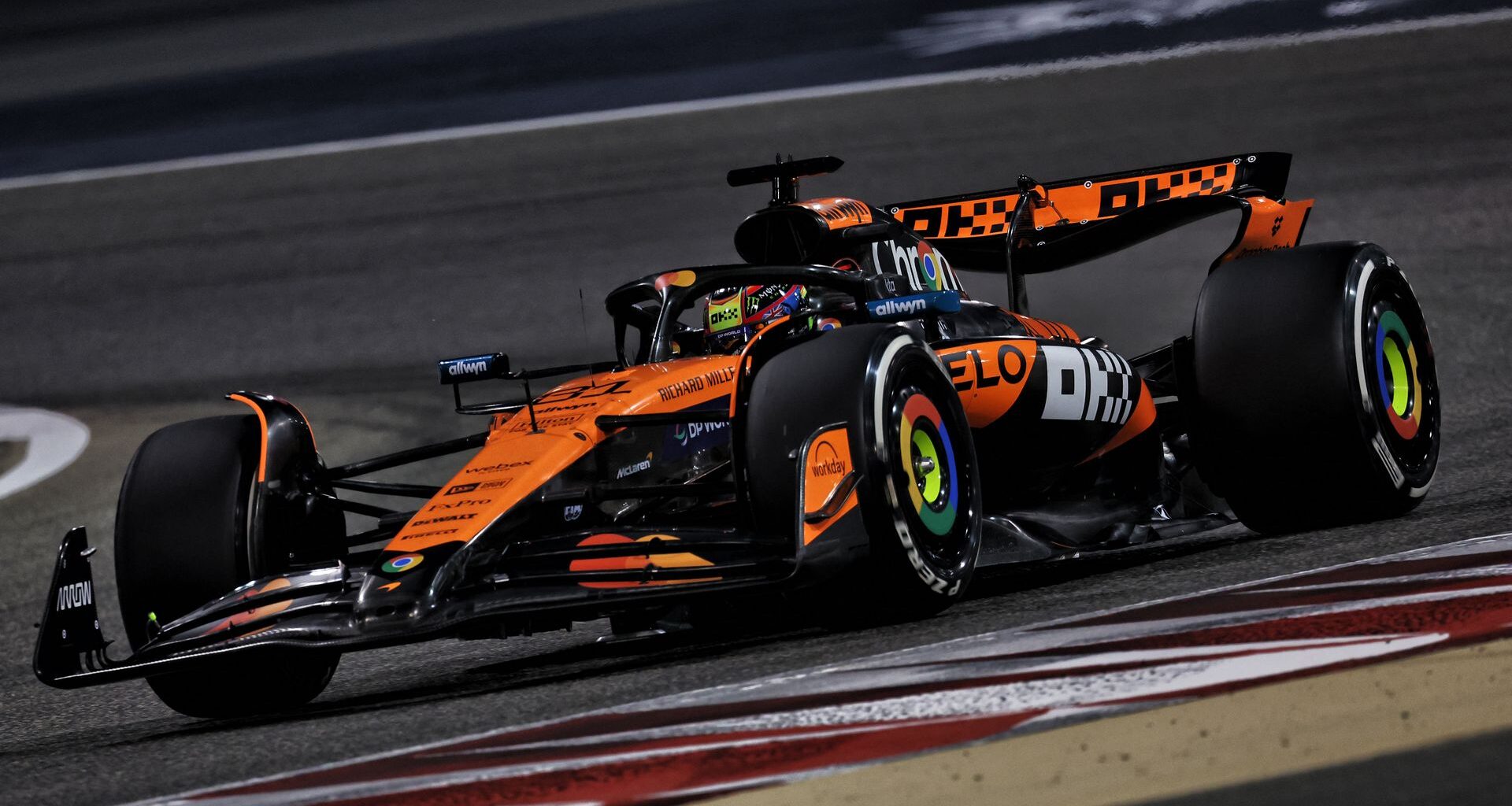 Piastri emmène un doublé McLaren F1, Hadjar est 6e