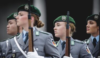 Frauen ans Gewehr! Die Wehrpflicht sollte für alle gelten