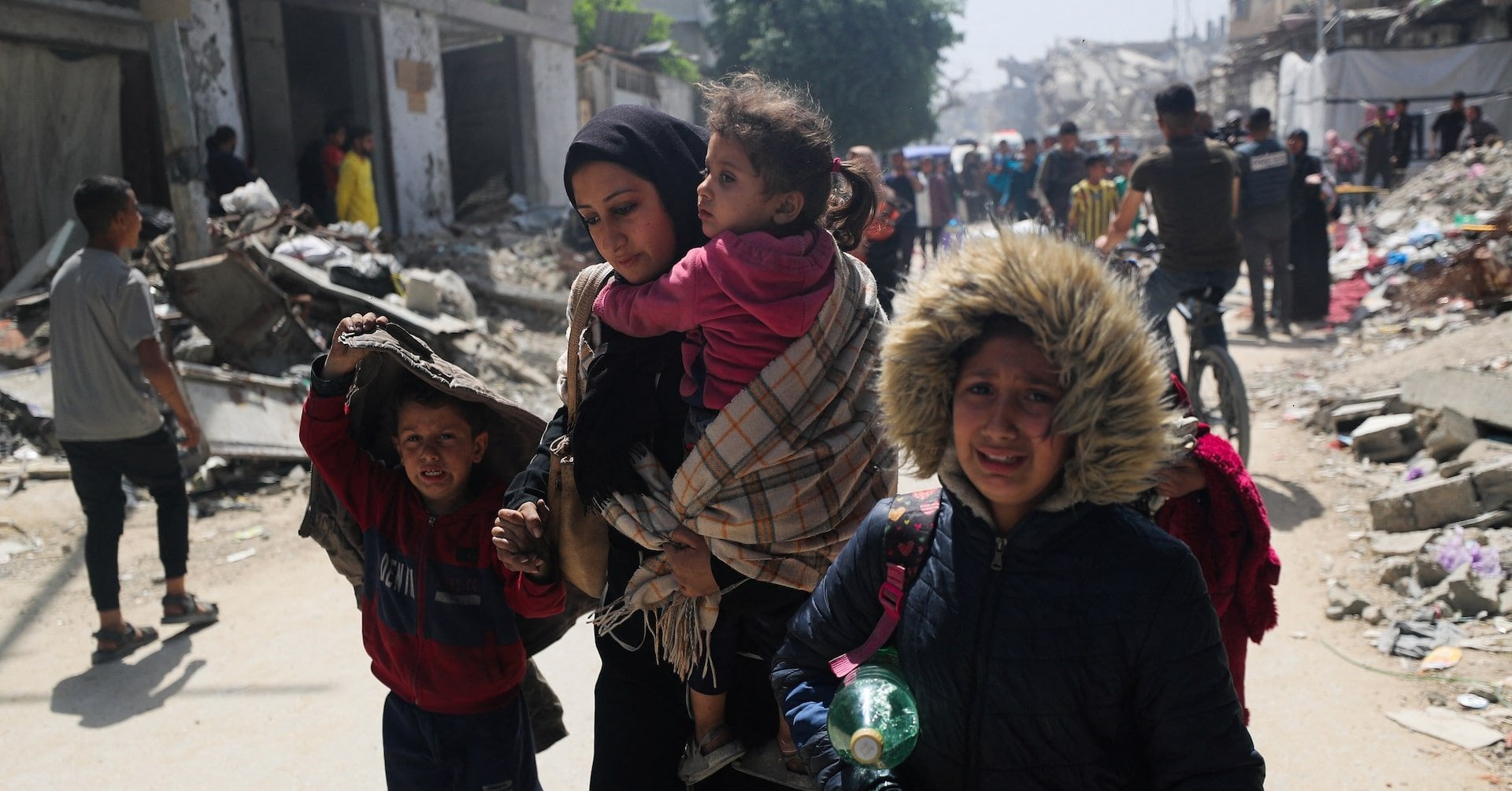 Hundreds of thousands flee as Israel seizes Rafah in new Gaza 'security zone'