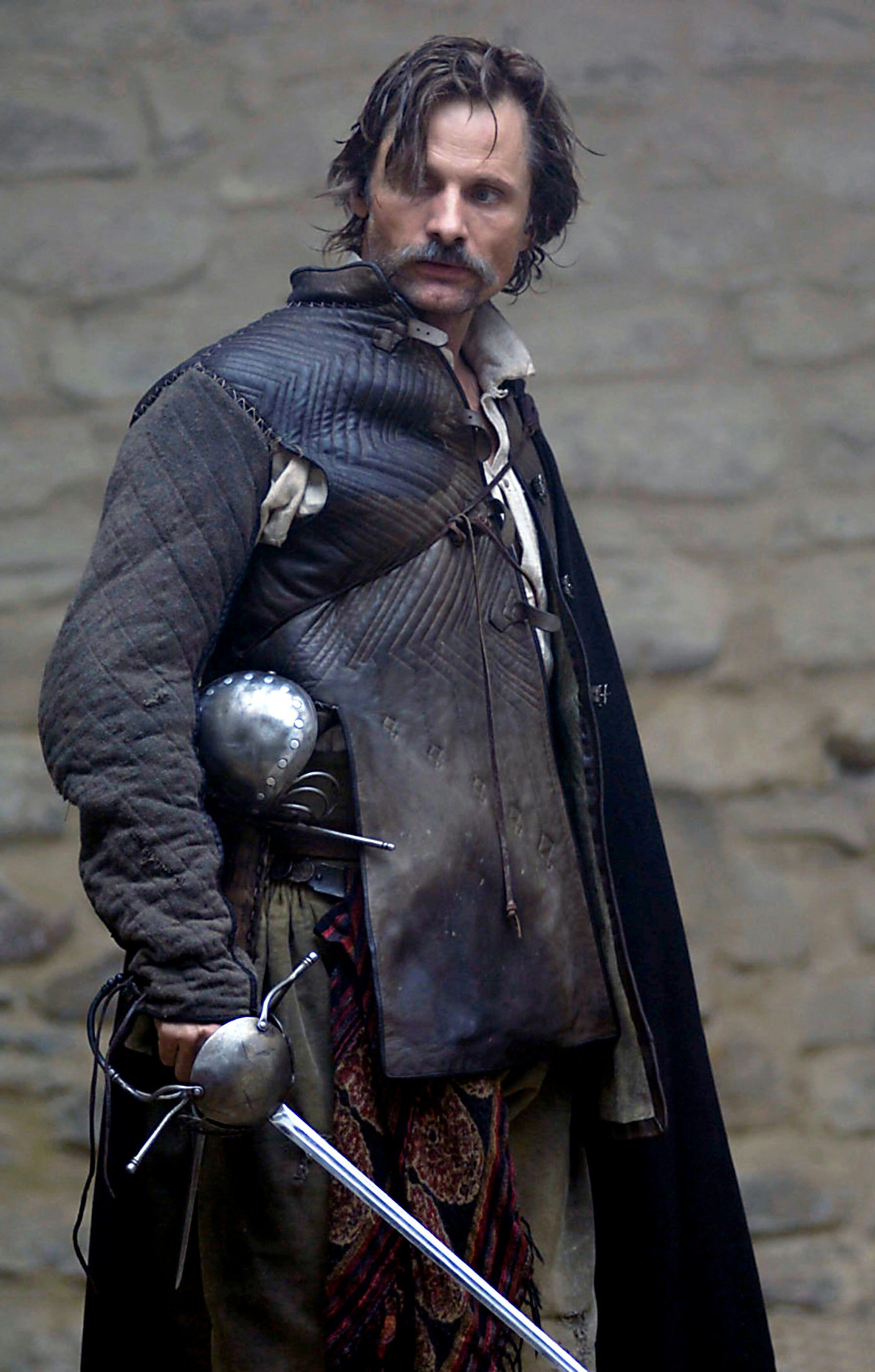 Viggo Mortensen in costume for the film *Capitaine Alatriste*.